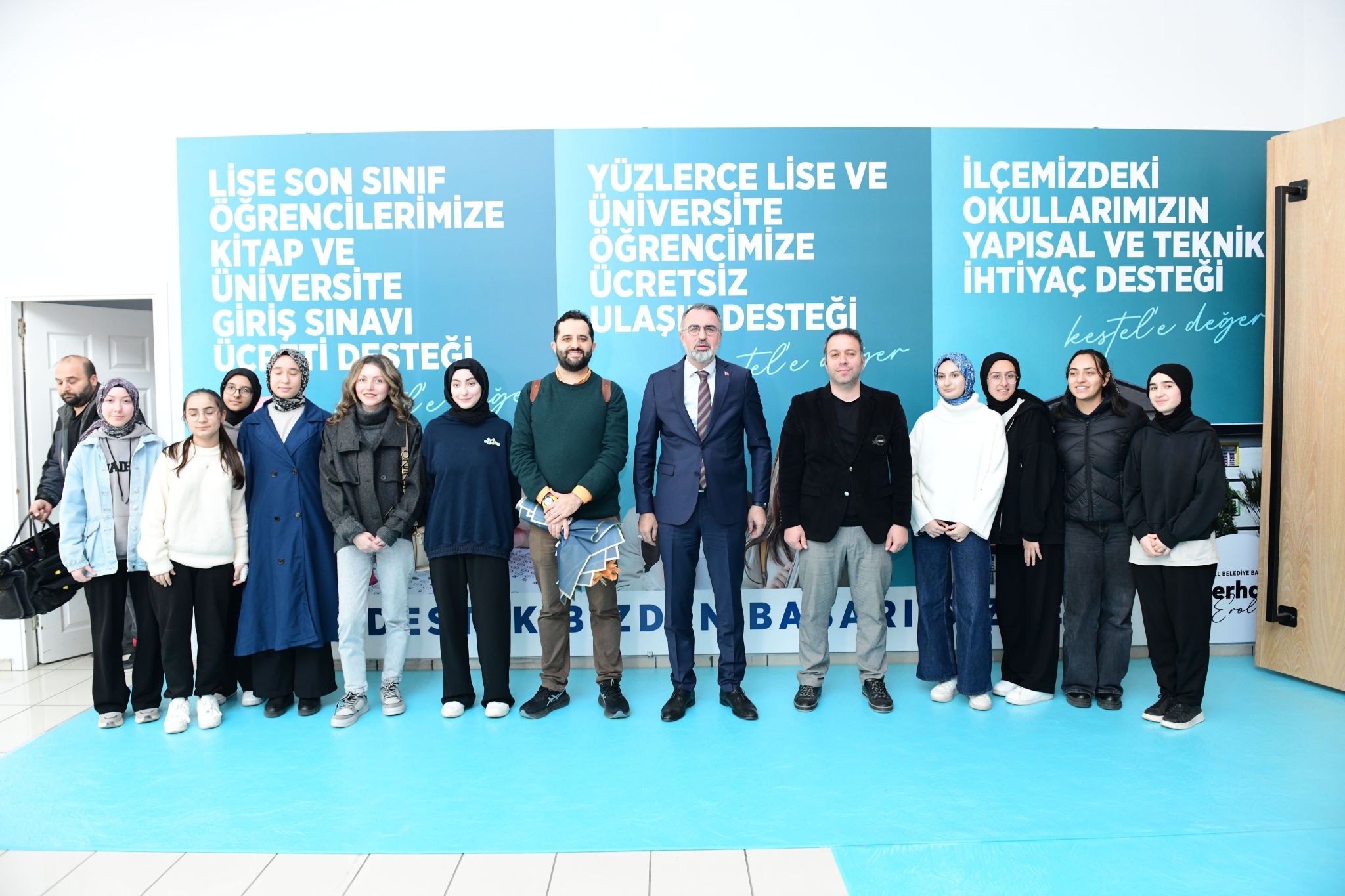 Yüzlerce Lise ve Üniversite Öğrencisine Ulaşım Desteği Sağladık