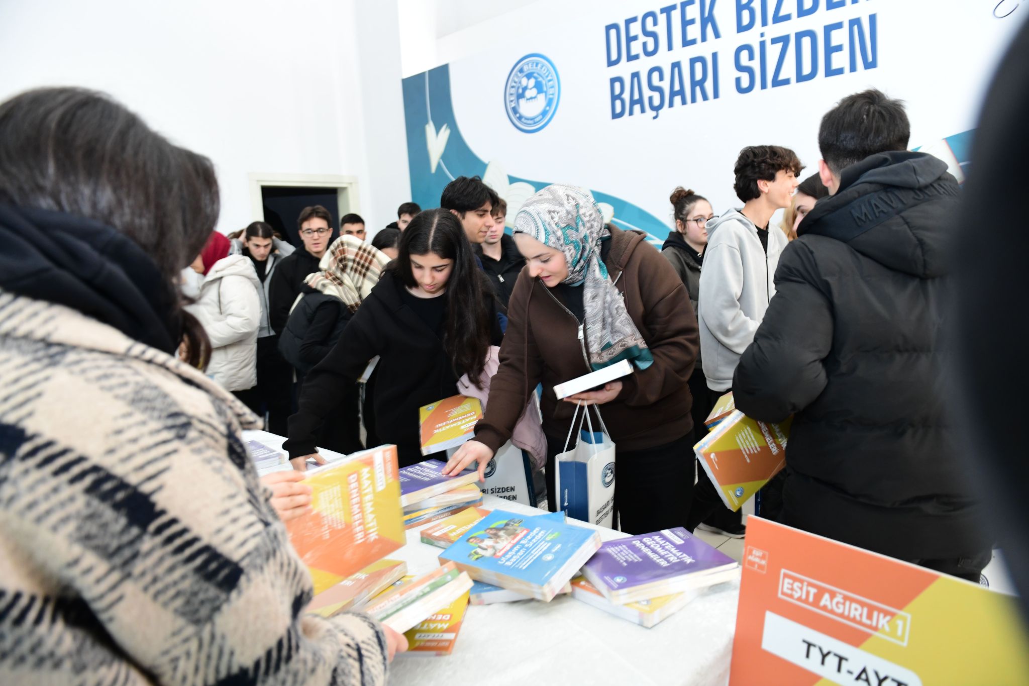 1000 Adet Üniversite Hazırlık Setimizle Eğitime Tam Destek