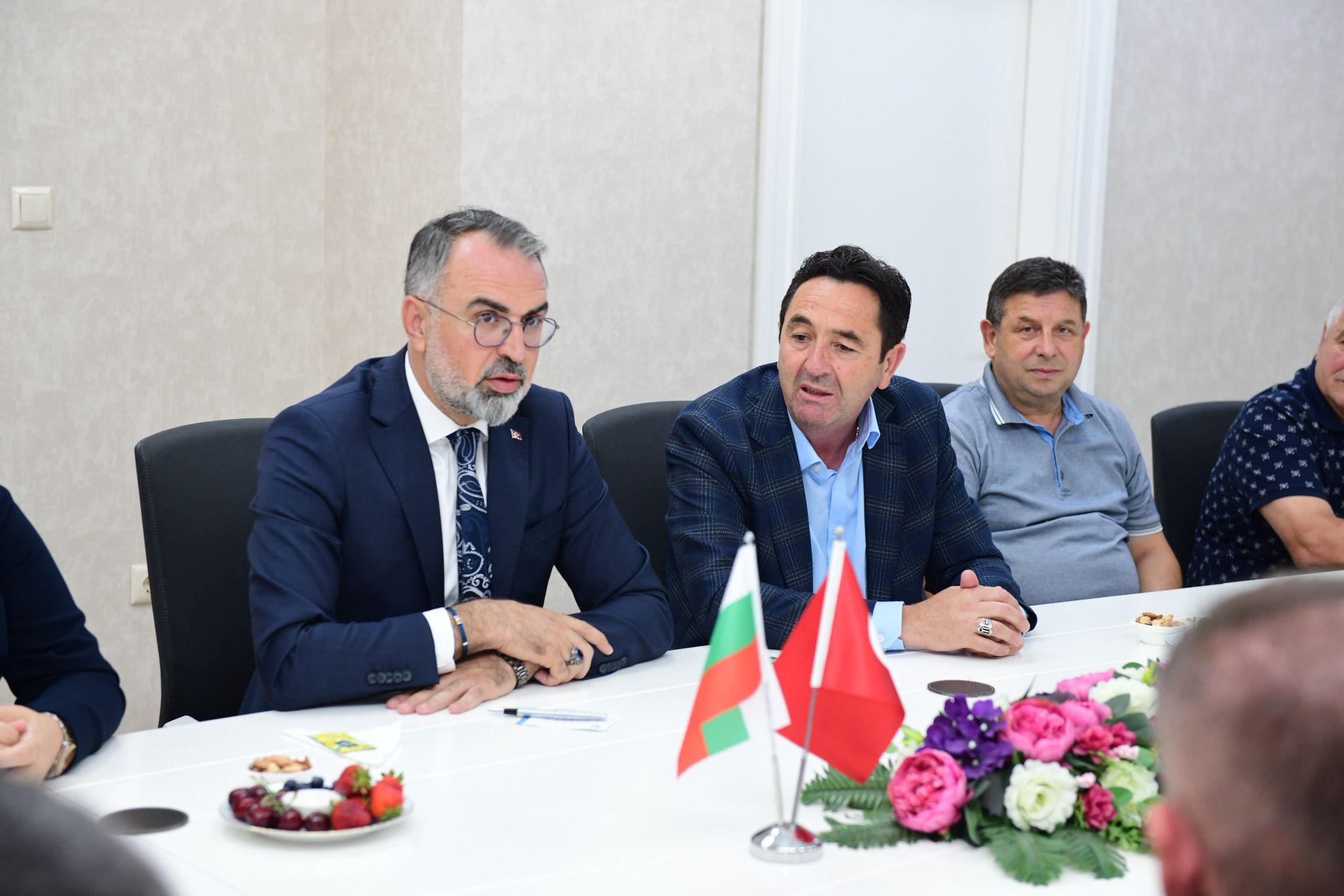 Cebel Belediye Başkanı Necmi Ali ve beraberindeki kıymetli heyeti belediyemizde ağırlamaktan büyük memnuniyet duyduk