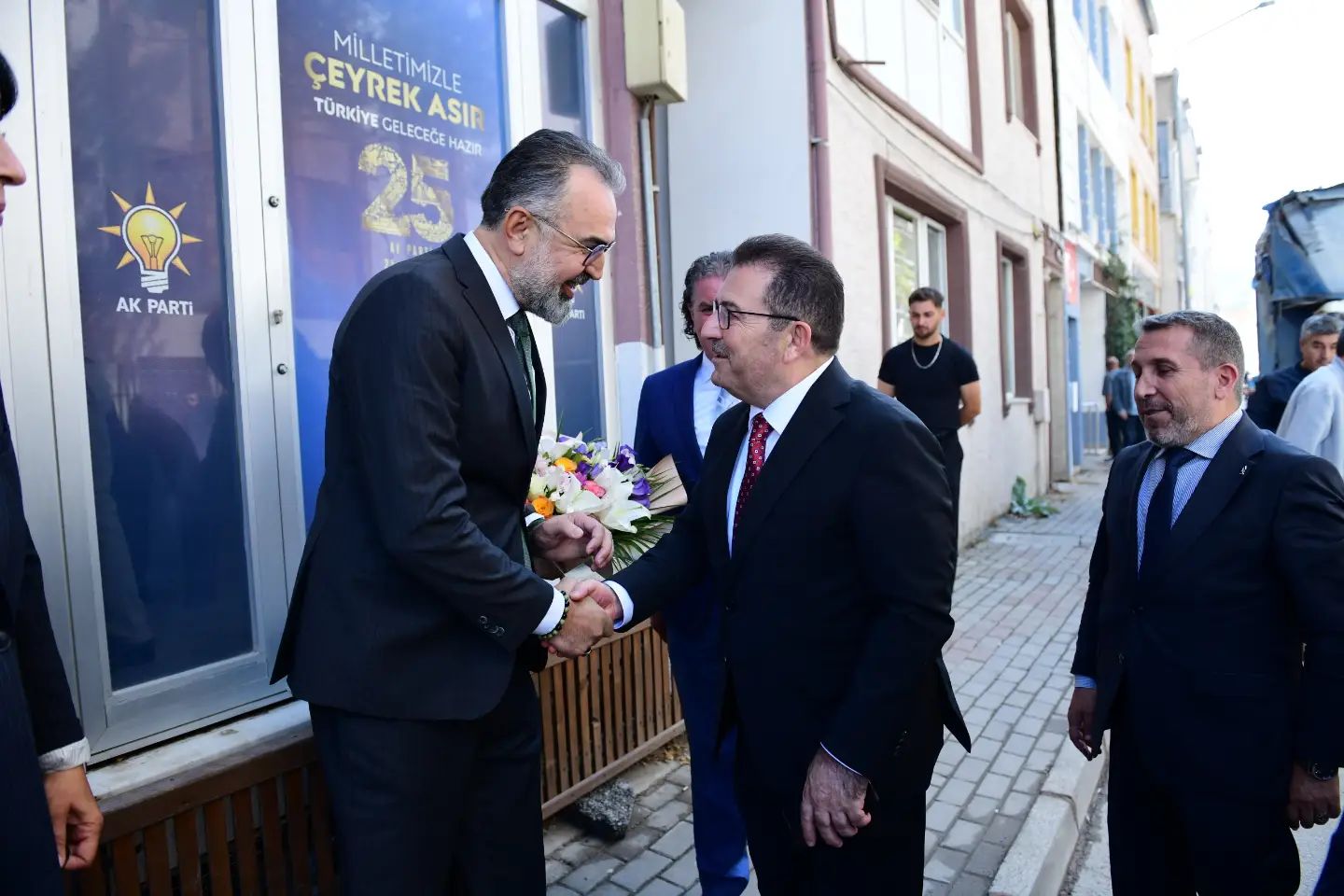 Nazik ziyaretleri ve Kestel’imize gösterdikleri yakın ilgi için Sayın Bakanımıza teşekkür ediyorum